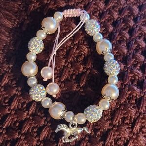 BEADED HORSE LOVERS GORGEOUS ADJUSTABLE BRACELET WITH SILVER HORSE CHARM!